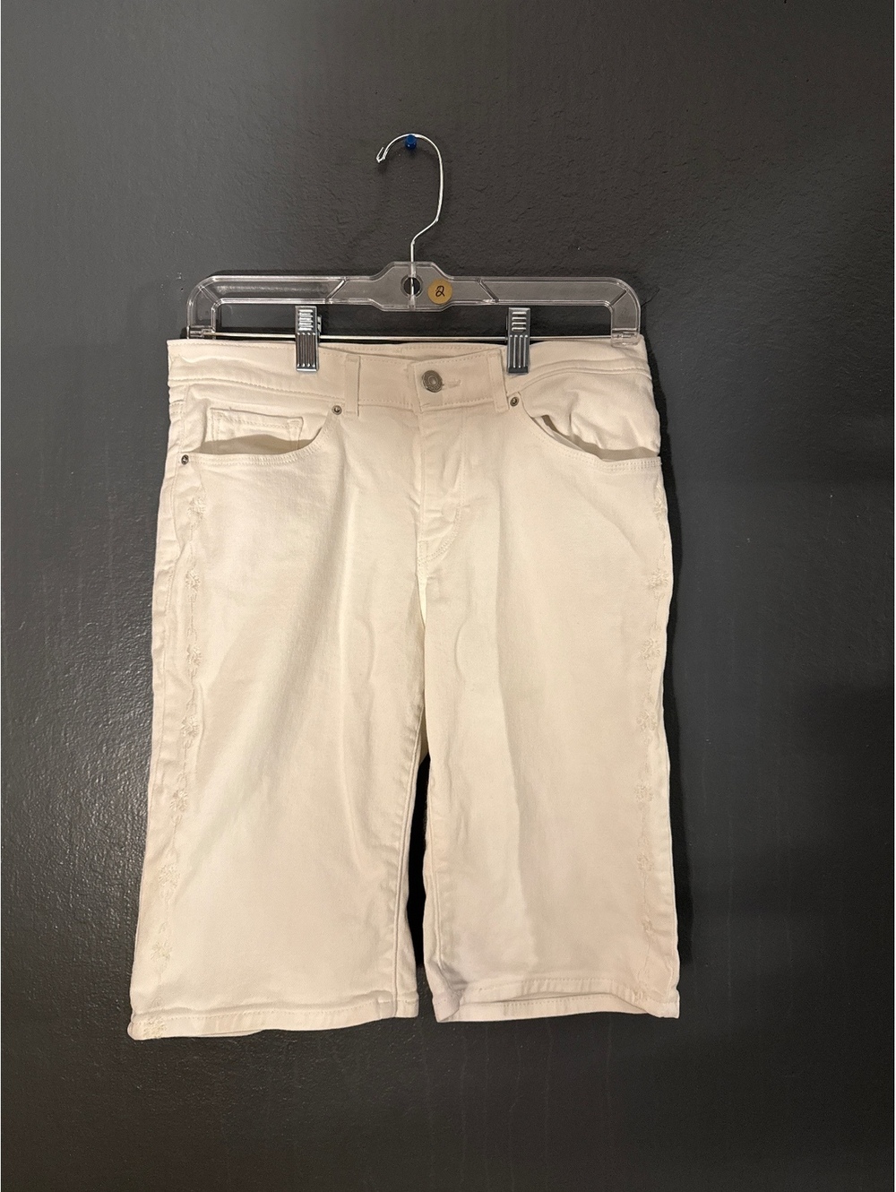 Levi's White Bermuda Shorts Size 27